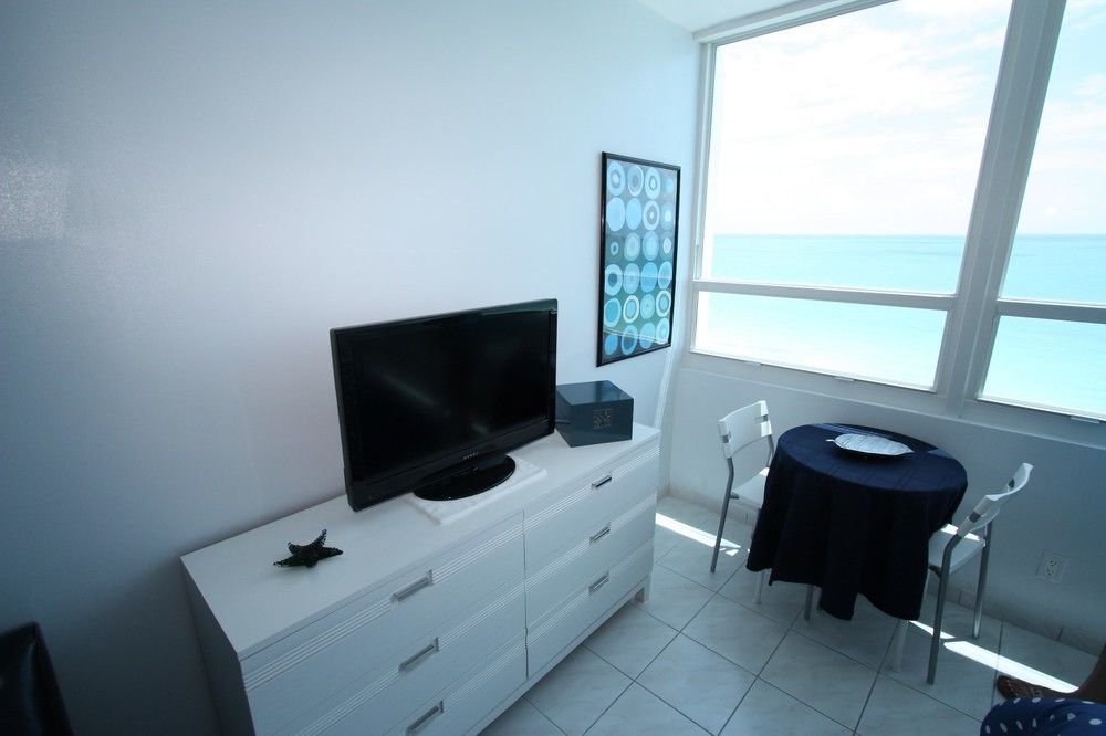 Castle Beach Suites By Miarentals Miami Beach Exterior foto